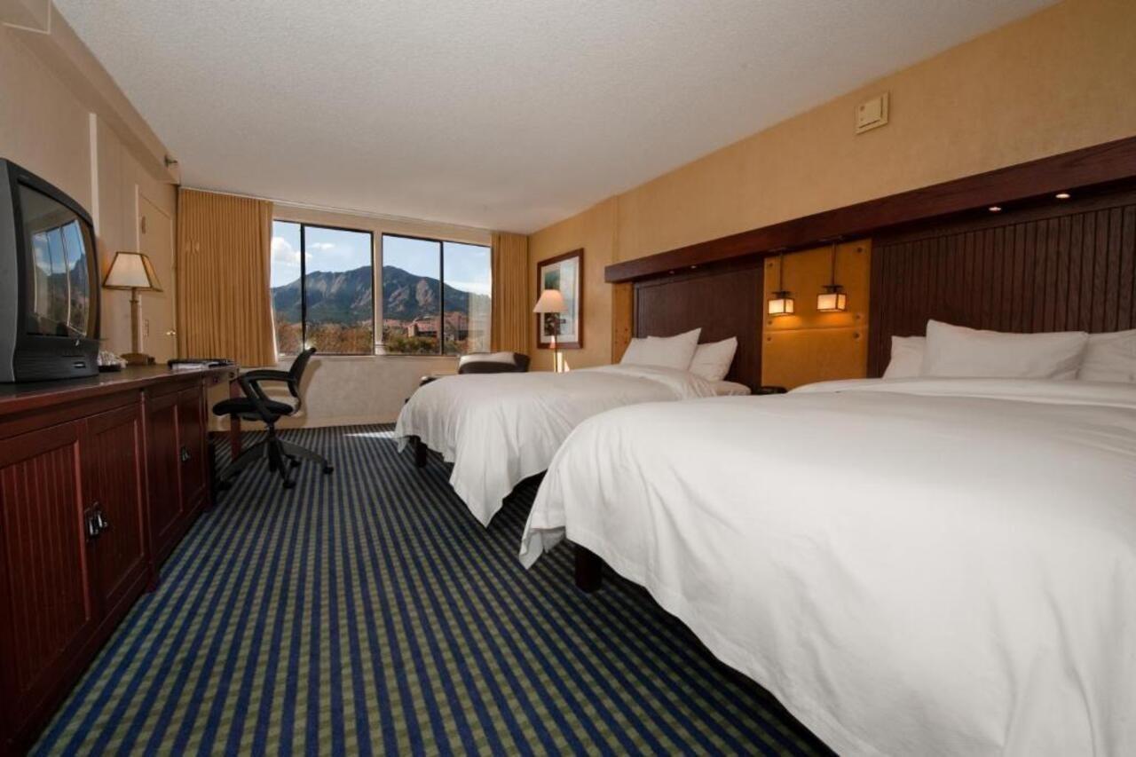 Millennium Harvest House Boulder Hotel Room photo